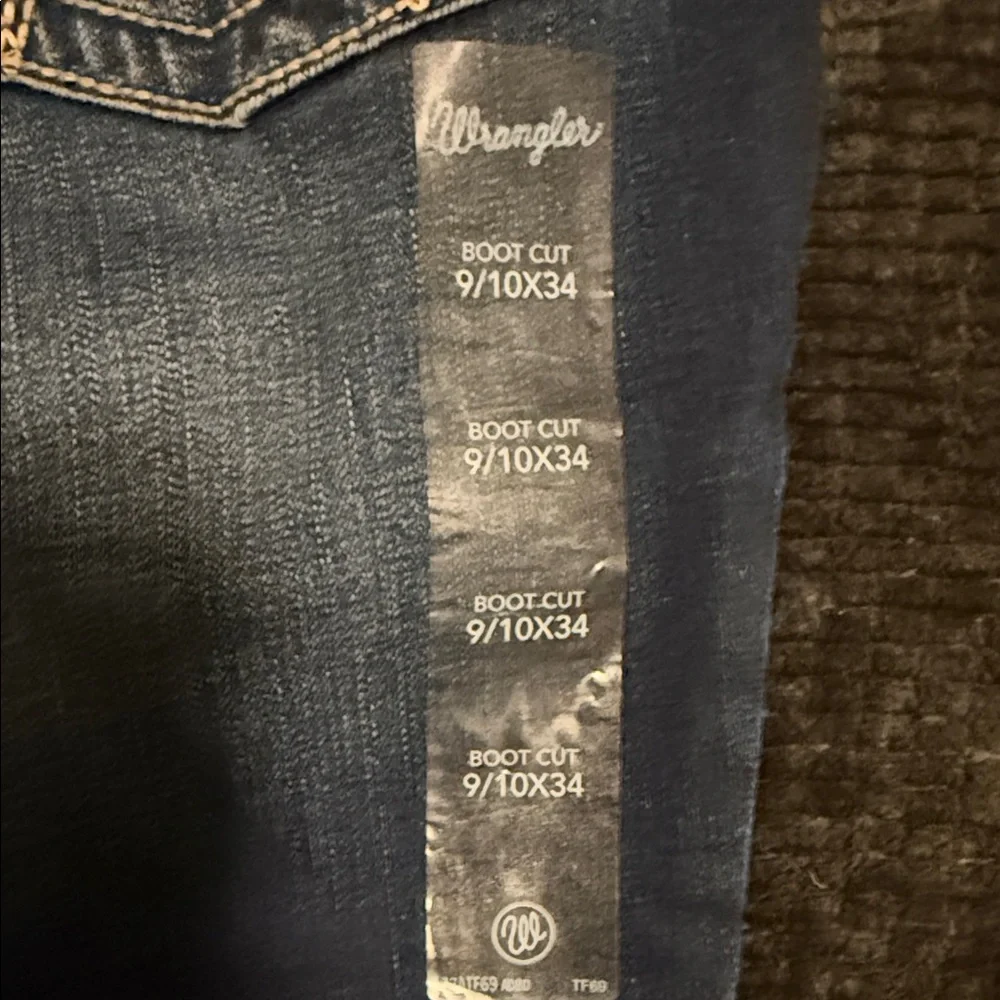 Stylish Women's Blue Flare Jeans - Picture 4 of 6